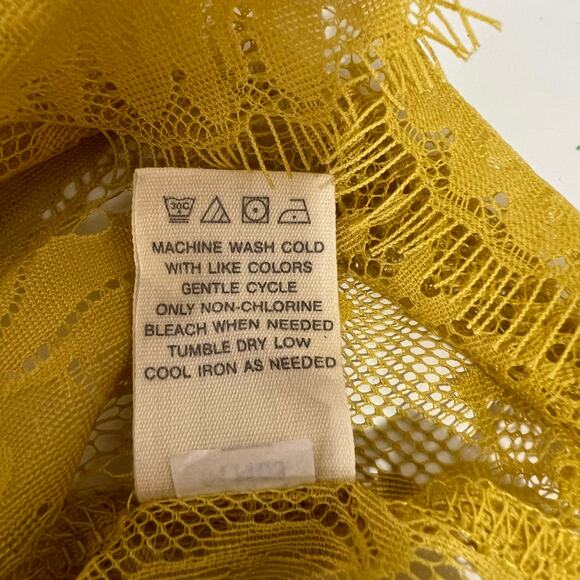 Fossil Yellow Lace Sheer Blouse Short Sleeve Top Size Small - Picture 7 of 7